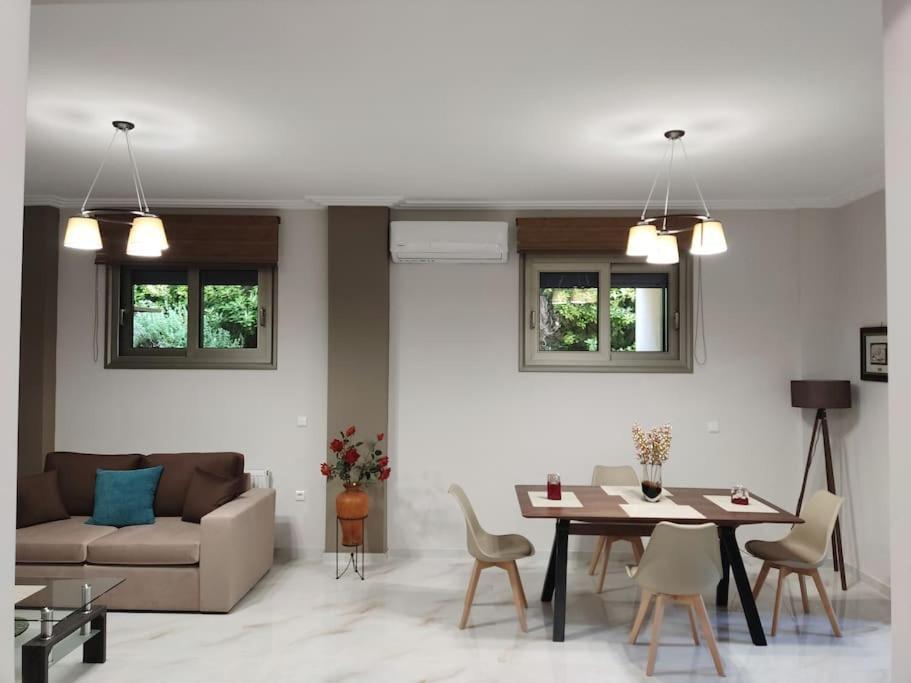 دروسيا Ebony And Ivory Suites المظهر الخارجي الصورة
